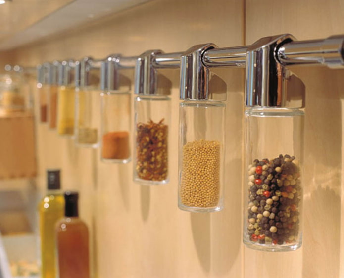 Баночки на рейлингах